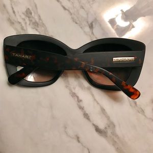 Tahari Accessories - Oversized Cat Eye Sunglasses Tahari Accessories - Oversized Cat Eye Sunglasses